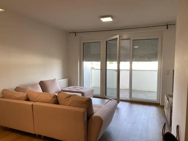 Sehr schöne , neue Mietwohnung, teilmöbliert