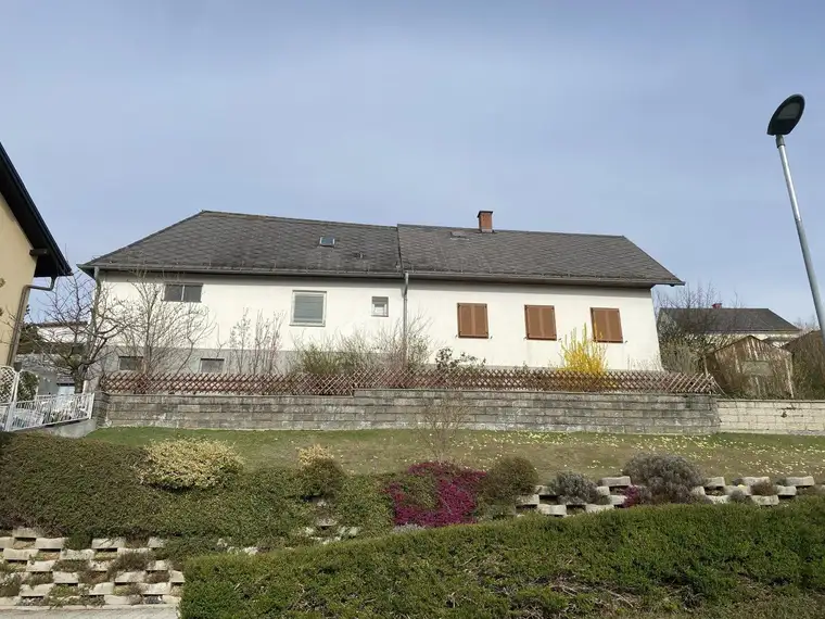 Nettes, kleines Haus in Aussichtslage