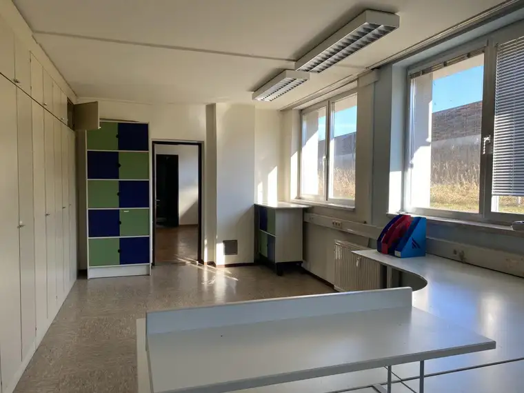 Schönes, helles Büro mit barrierefreiem Zugang
