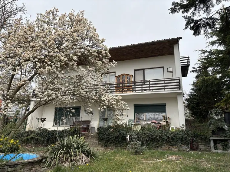 Familienwohnhaus mit Ferienhaus und 2400m2 Grundstück