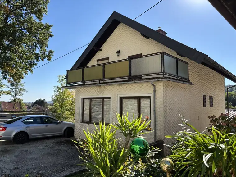 Renovierungsbedürftiges Einfamilienhaus