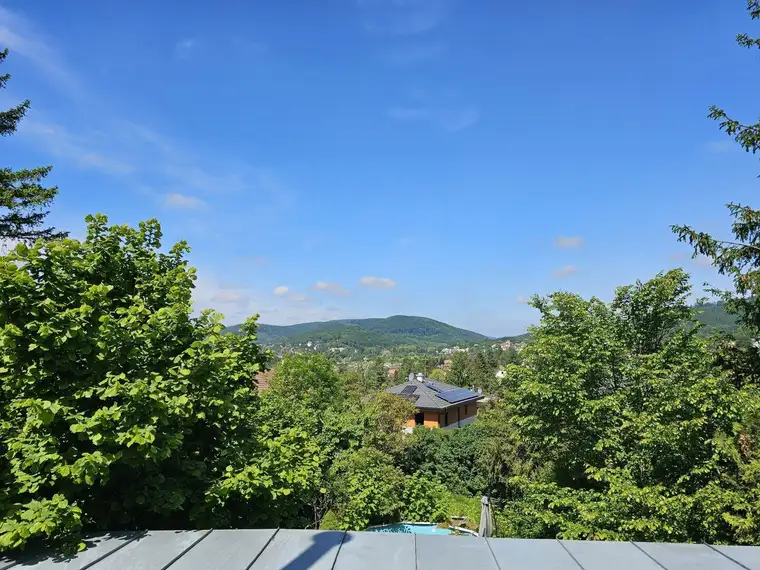 Sonniges Baugrundstück für ca. 220 m² Einfamilienhaus mit Grünblick und Fernsicht, Top Anbindung an öffentliche Verkehrsmittel