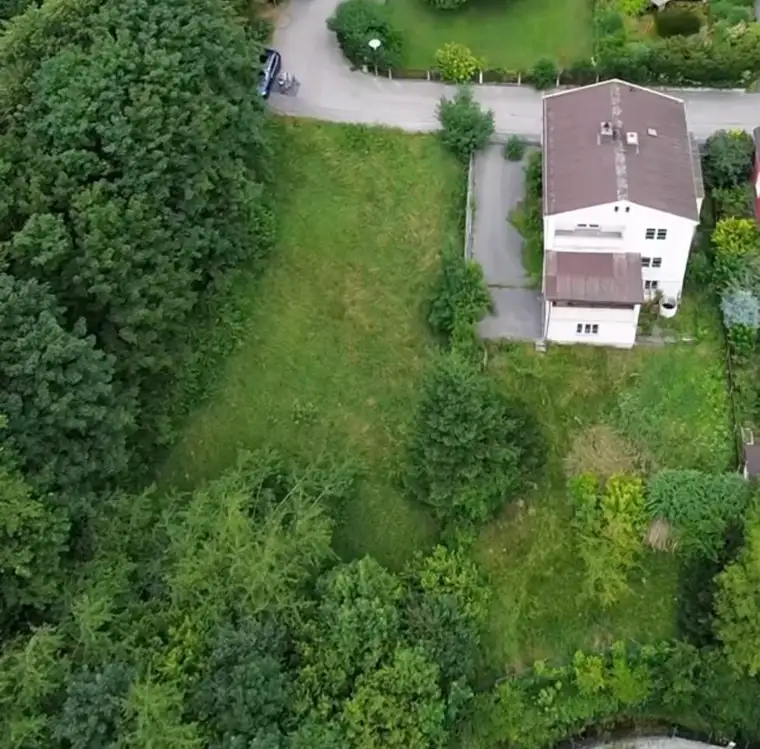 Ausgezeichnete Wohnlage mit sanierbaren Bestand