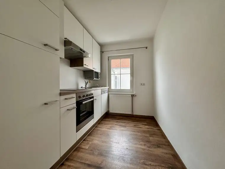 Charmante Dachgeschoßwohnung im Zentrum von Petttenbach.