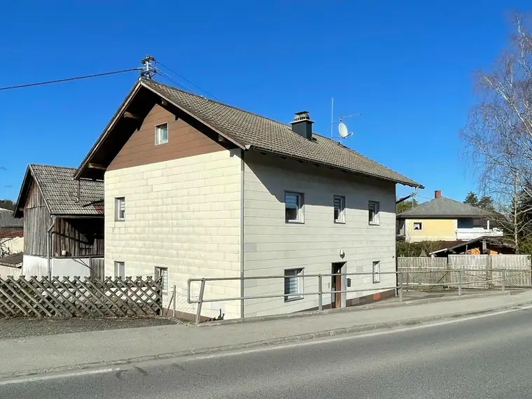 Altes Haus mit Charakter sucht neue Hände - Platz für Ihre Ideen in Viecht!