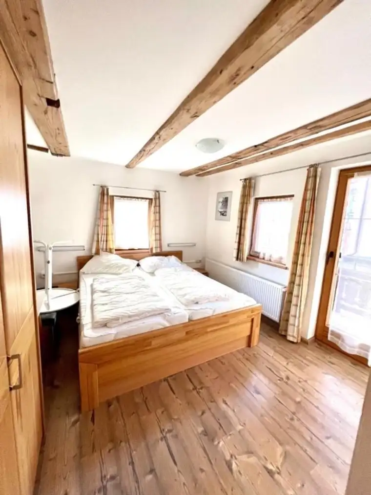 PENSION in SAALBACH ZU VERKAUFEN!Direkter Lifteinstieg - beste Zentrumslage!