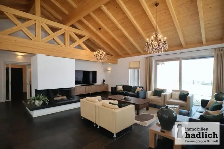 Exklusives Wohnerlebnis: Villa mit Gästehaus, Wellness-Oase und ca. 2.100 m2 Grundstück