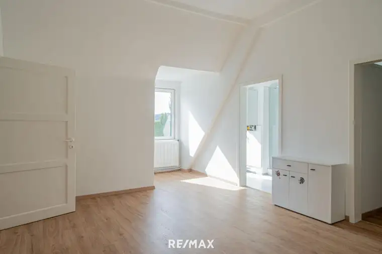 Altbau mit Stil – Großzügige Raumhöhen - Wohnen in Frauental