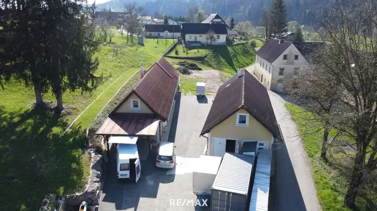 Vielseitiges Wohnhaus mit Nebengebäuden – Ein Ort voller Möglichkeiten in der Südsteiermark!