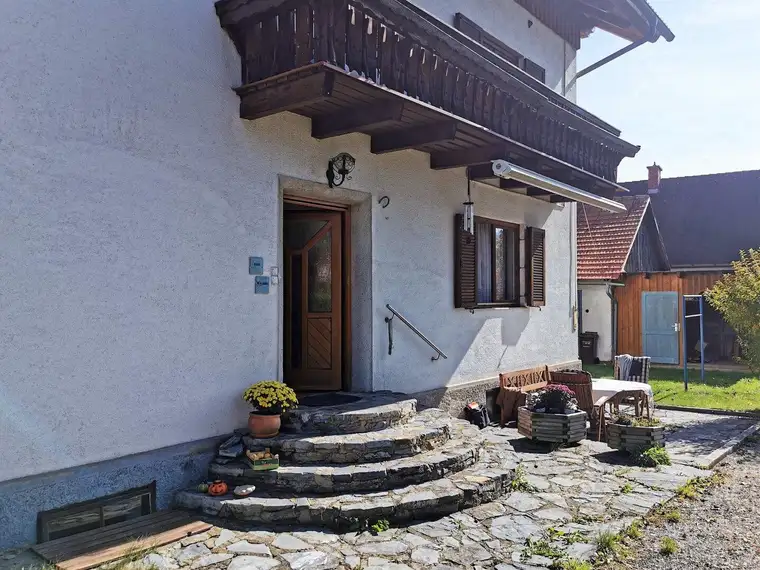 Großzügiges Wohnhaus in sehr guter Lage