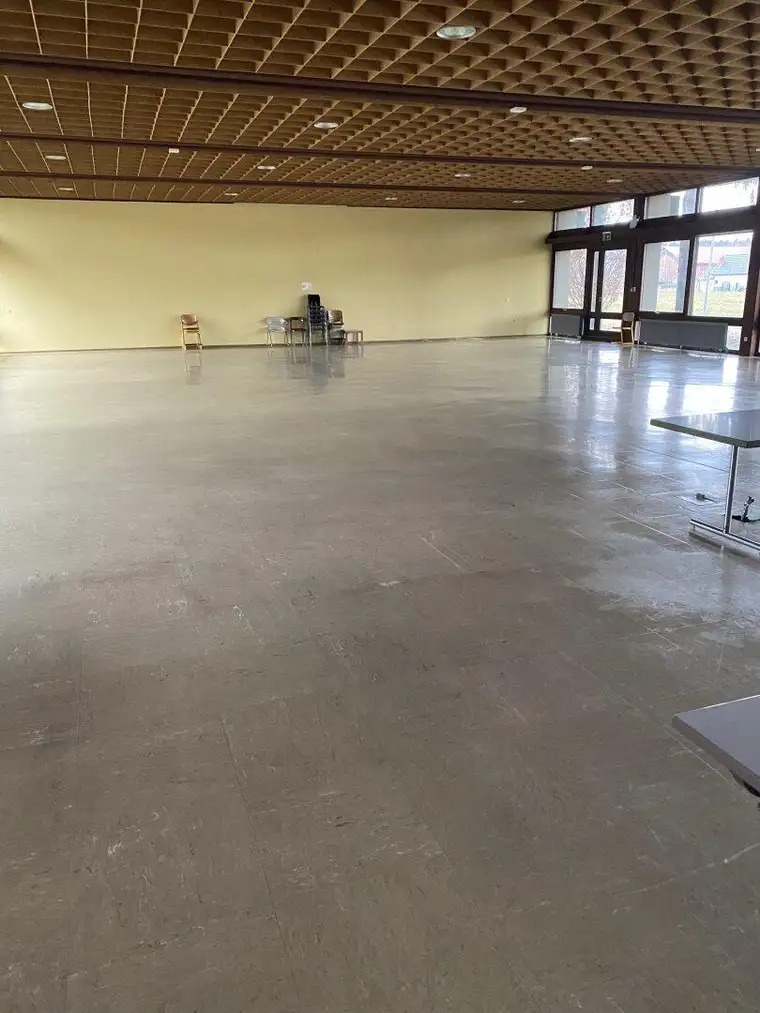 Gewerbliche Top-Immobilie in Gleinstätten: Modern, vielseitig, günstige Miet-Preise!