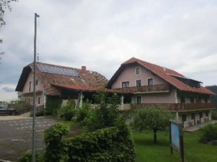 Almhof mit Gaststätte und 8 Eigentumswohnungen im angebauten Apartmenthaus in sehr ruhiger Grünlage