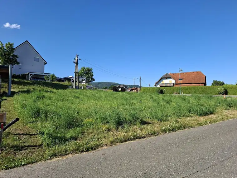 Aufgeschlossenes, 1.069m² Baugrundstück in zentraler Lage