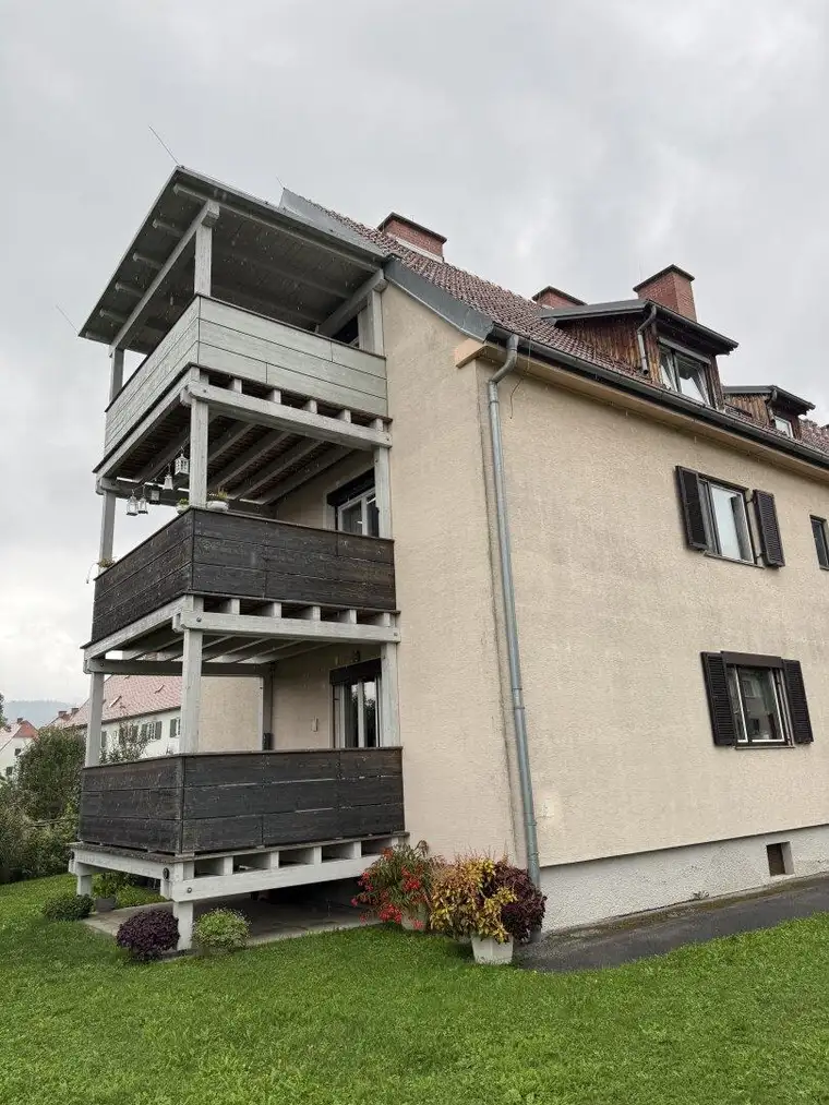 Vollsanierte 3-Zimmer-Wohnung mit Balkon