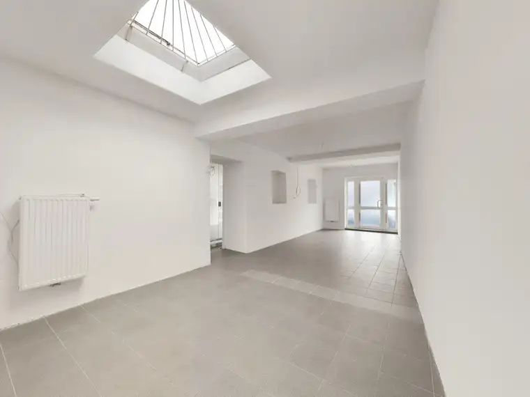 Großzügige und renovierte Büro- &amp; Geschäftsfläche zur Miete in Frequenzlage von Hausmannstätten