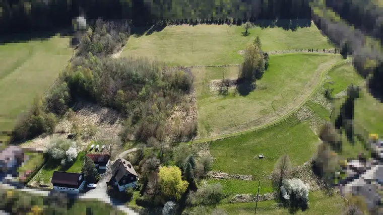 Über 5 Hektar Grund mit Wohnhaus &amp; Nebengebäuden – außergewöhnliche Liegenschaft in Pernegg