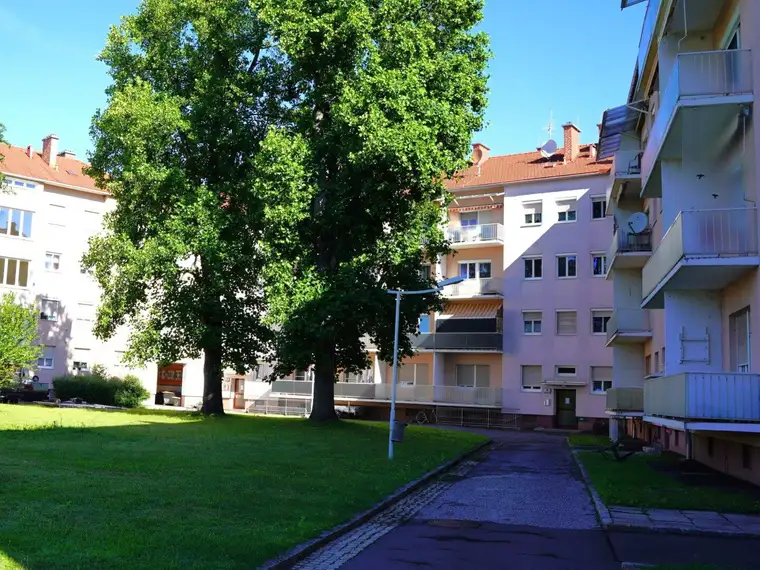 Sofort verfügbare, teilmöblierte 85,88m² Eigentumswohnung im Hochparterre mit Balkon in Zentrumsnähe