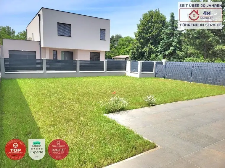 Exklusives Einfamilienhaus mit großem Garten, Pool &amp; Garage in Strasshof an der Nordbahn