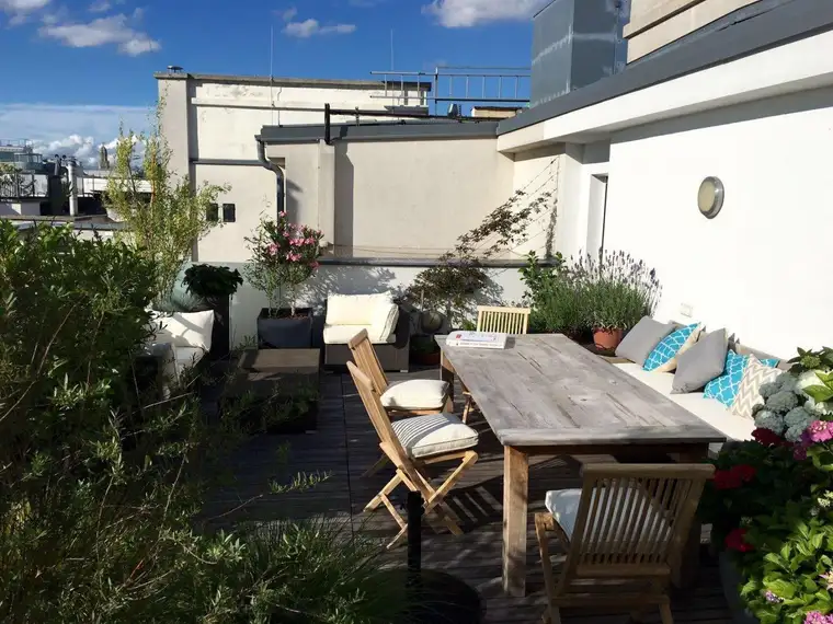 Nähe Graben! Klimatisierte Maisonette mit 47m2 großer hofseitiger Terrasse
