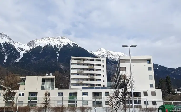 Innsbruck: Neuwertige 3-Zimmerwohnung mit Fernblick zu verkaufen!