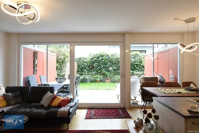 Wohnen auf zwei Etagen: Maisonette mit Garten und Terrasse in Lustenau
