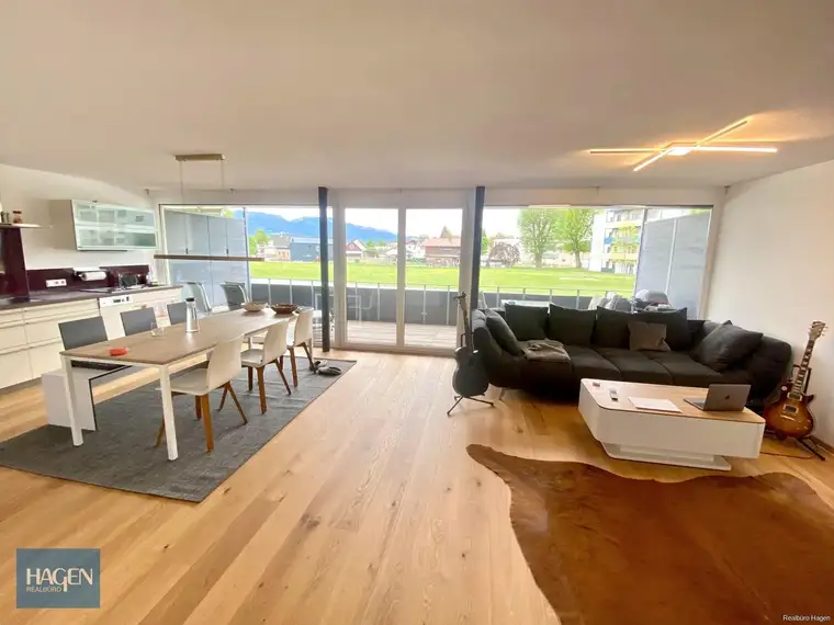 Traumwohnung in Höchst gesucht? Dann sind Sie hier genau richtig! 4 Zimmerwohnung mit wunderbarer Aussicht!