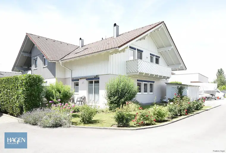 Charmantes Reihenhaus mit modernem Wohnkomfort und idyllischem Garten