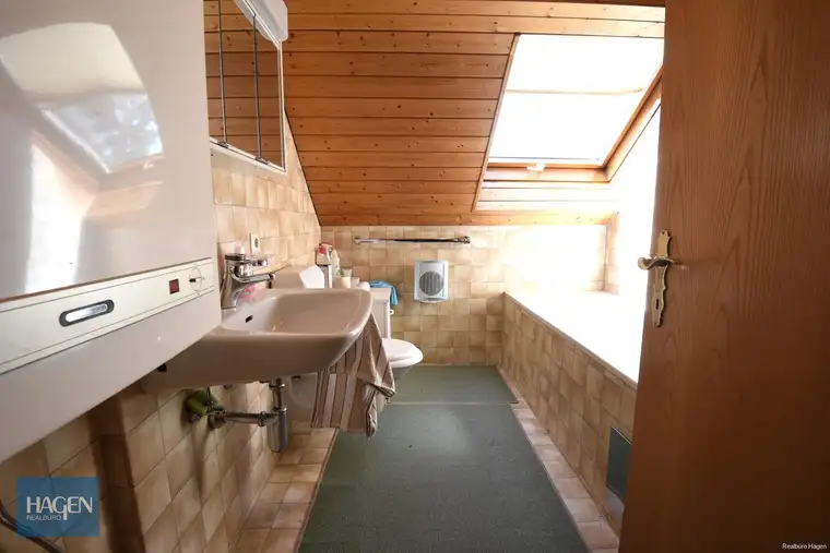 Leistbare und großzügige Altbauwohnung für Familien!