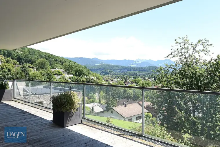 Eleganz trifft Natur: Luxuswohnung mit Panoramablick und erstklassiger Ausstattung