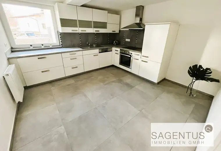 PREIS-HIT: 4-Zimmer-Gartenwohnung mit sehr günstigen Betriebskosten bei IMST ab sofort zu kaufen!
