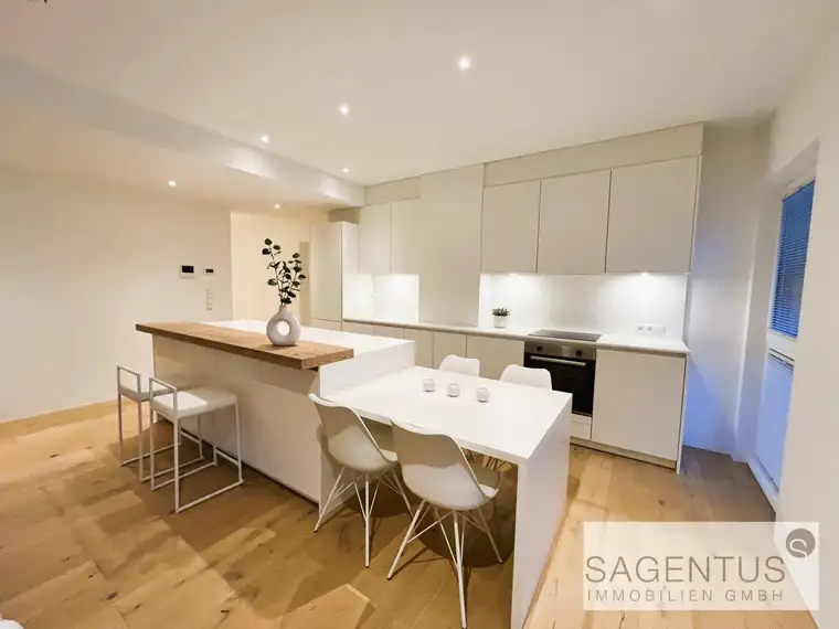 TRAUM-ZUHAUSE: Repräsentative, luxuriöse 119m² große 5-Zimmerwohnung mit 2 Balkonen und 3 Autoabstellplätzen nahe Innsbruck zu kaufen!