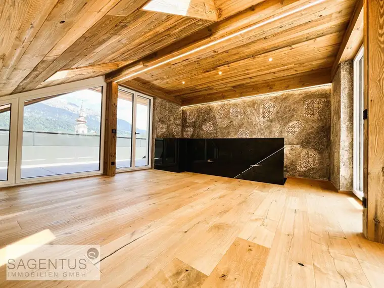 BESTLAGE in WATTENS: Elegantes PENTHOUSE-BÜRO mit offener GALERIE und über 100 m² TERRASSENFLÄCHE ab sofort zu kaufen!