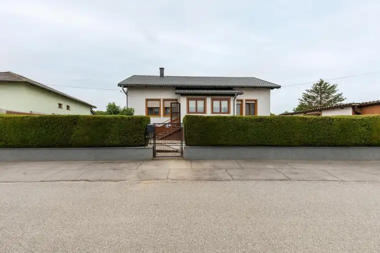 Einladender Bungalow mit Garten in ruhiger Wohngegend