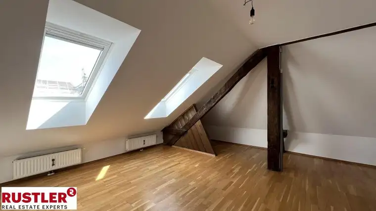 1. MONAT MIETZINSFREI!! | Gut aufgeteilte Dachgeschosswohnung in zentraler Lage
