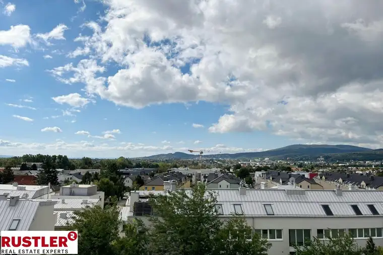RESERVIERT ! 2-Zimmer-Wohnung mit Potenzial &amp; atemberaubendem Ausblick!
