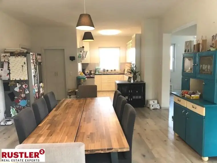 Moderne Familienvilla in Ruhelage