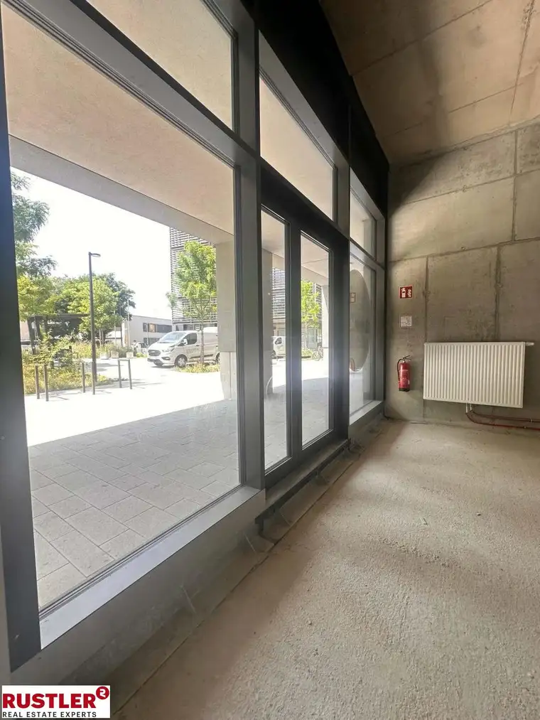 Geschäftsfläche im Zentrum von Klagenfurt - modern. hell. gestalten Sie mit!
Top GE5 