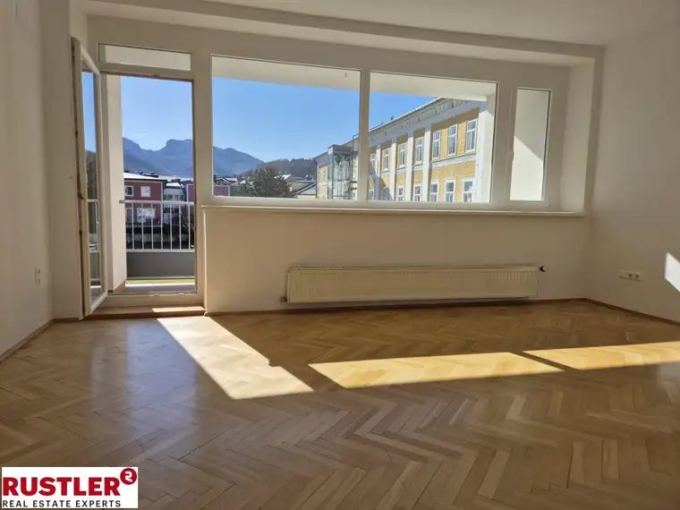 IM HERZEN BAD ISCHLS
Sonnige 3-Zimmer-Wohnung mit Balkon und PKW-Abstellplatz