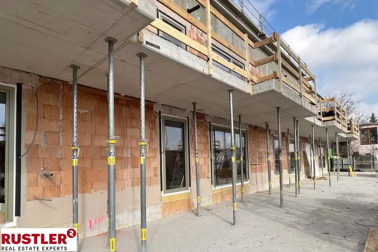 Traumhafte 3- Zimmerwohnung mit 30m² Terrasse 
Besichtigungen vor Ort möglich!