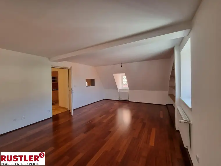 Schlossbergblick: 2-Zimmer-Wohnung im Herzen von Graz 