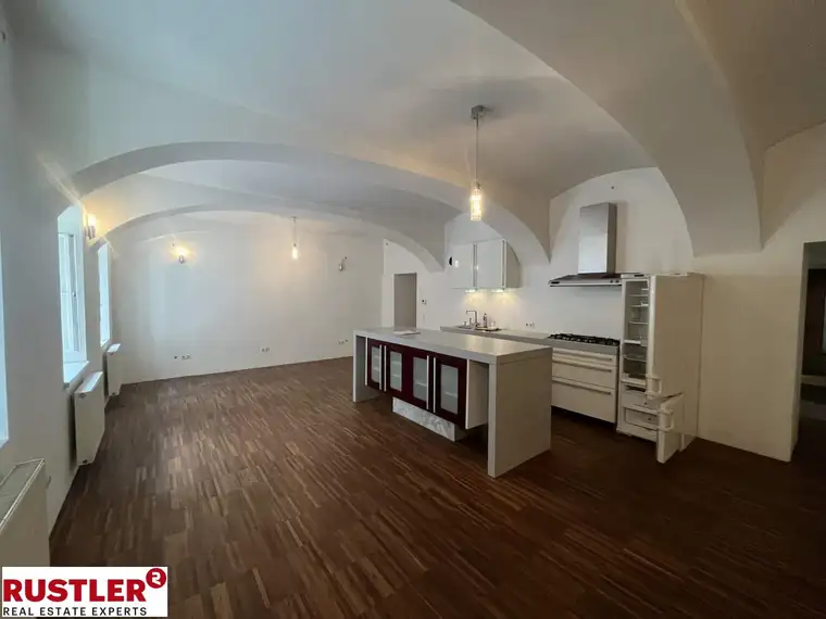 Vielseitiges Geschäftslokal mit Souterrain &amp; Auffahrtsrampe – beste Lage im 3. Bezirk
