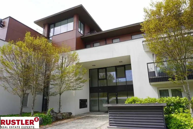 Exklusive Eigentumswohnung am See mit Privatstrand