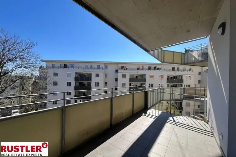 Moderne 2-Zimmer-Wohnung mit Balkon im Annenviertel