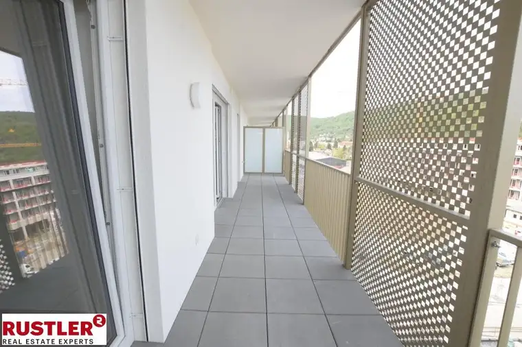 SONNIGE 2-Zimmer-Wohnung mit Balkon!