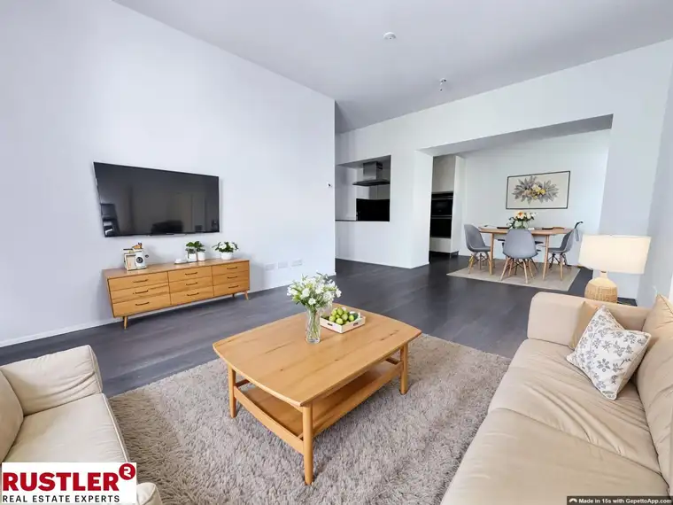 Generalsanierte Altbauwohnung mit Balkon in privater Hausanlage!