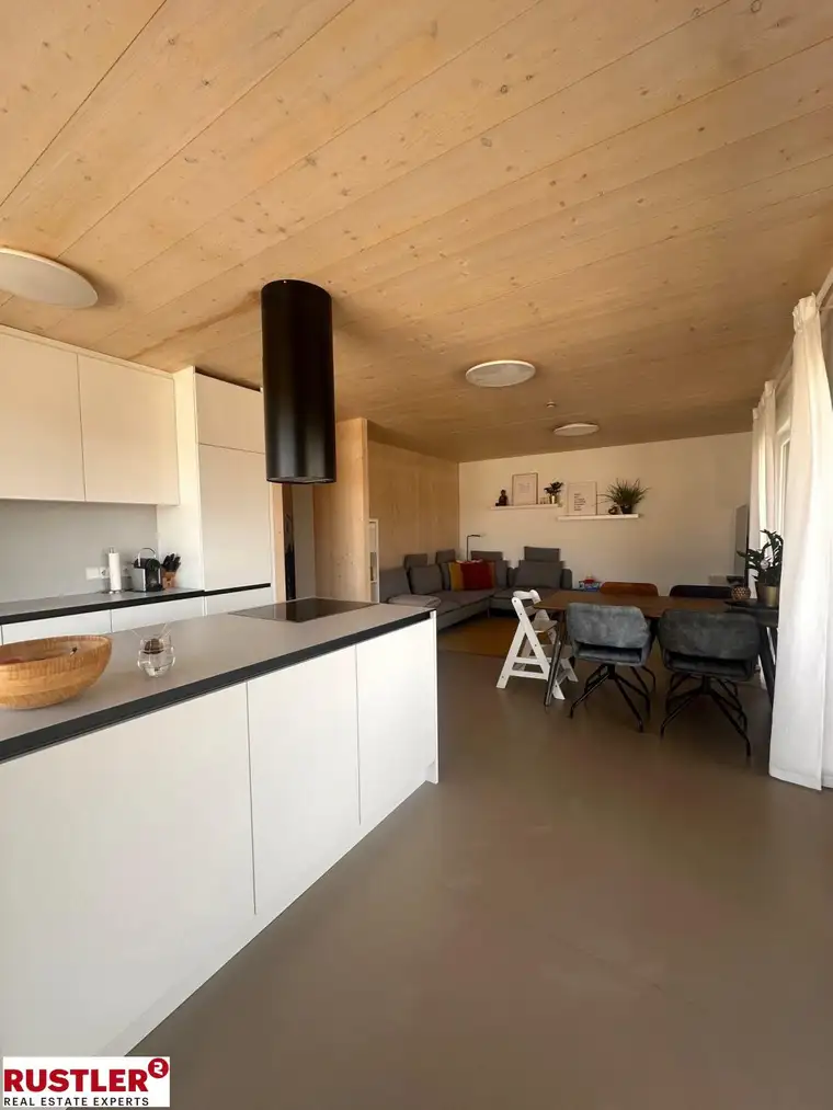 Moderne 4-Zimmer Maisonettewohnung mit großer Dachterrasse und Balkon 