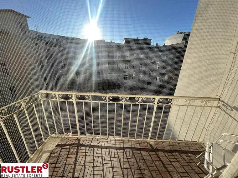 8010 Graz: Sonnige Altbauwohnung mit Balkon!!