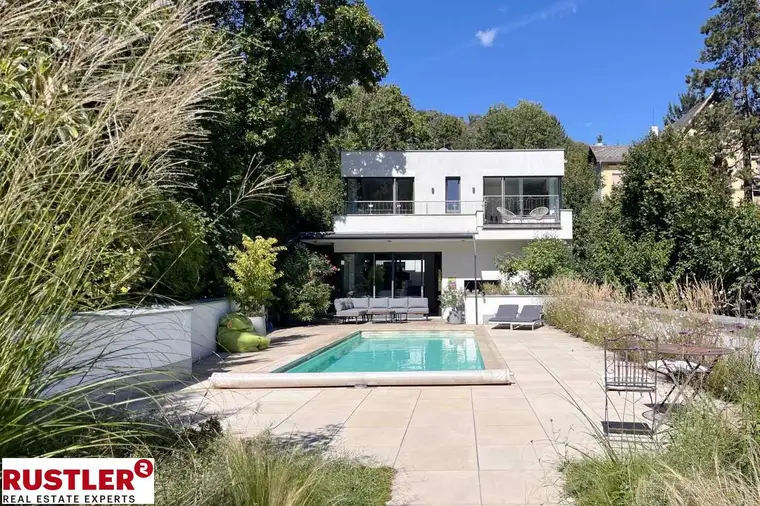 Modernes Einfamilienhaus: Eleganz trifft auf zeitlosen Charme 