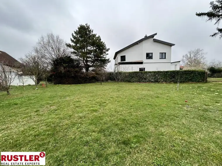 Einfamilienhaus auf tollen Grundstück mit viel Potenzial zu verkaufen 