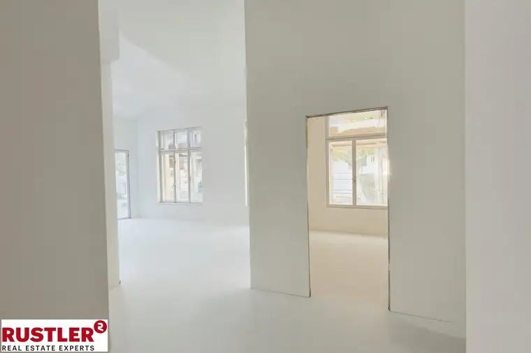 Wohnen oder Arbeiten – diese stilvolle Altbauwohnung bietet Beides!